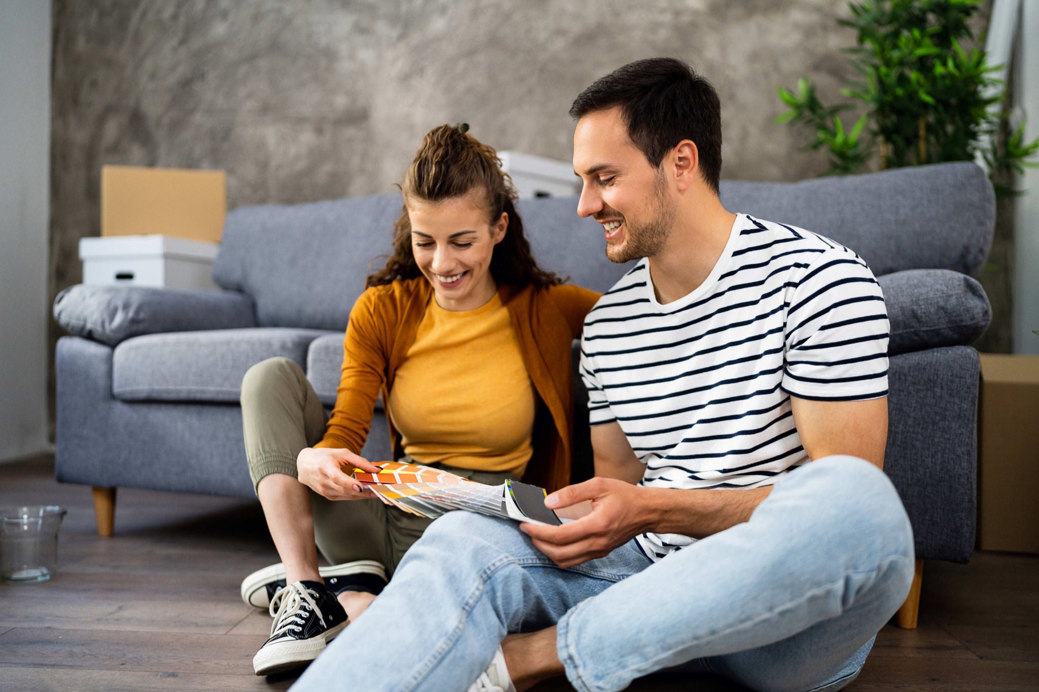 Par, ki se je vselil v novo zgrajen oz. kupljen dom.