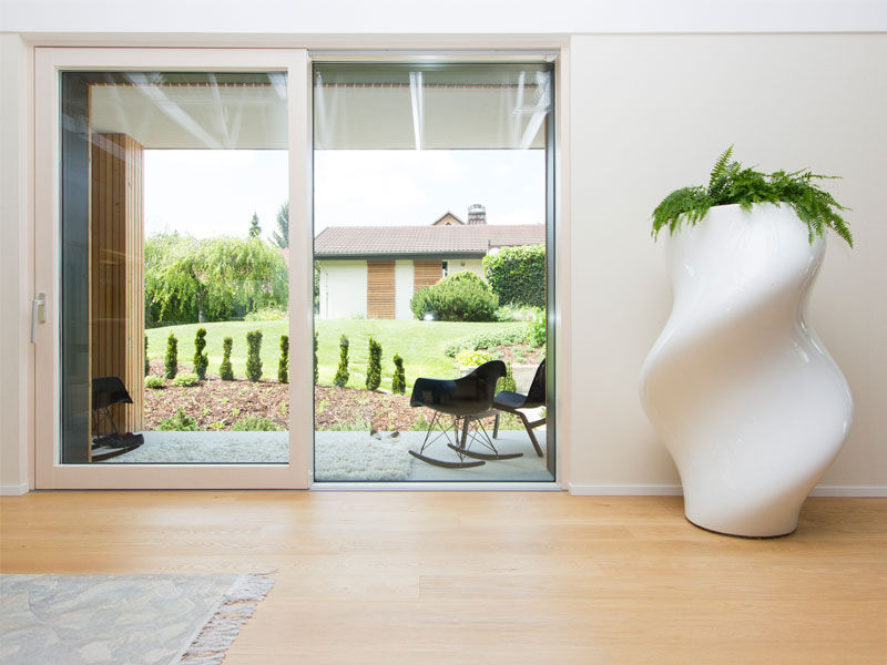 Pametna prenova nepremičnin: Vloga kakovostnih oken in vrat pri energetski učinkovitosti in finančnih prihrankih